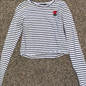 Crop long sleeve shirt